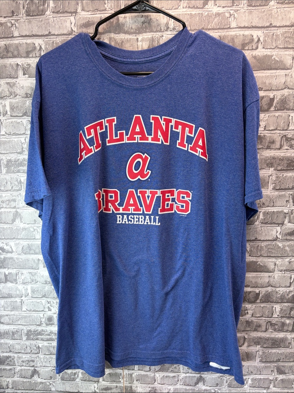 Atlanta Braves Genuine Merchandise
 Blue MLB Graphic‎ Tee